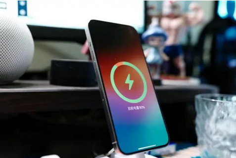 永康苹果15换屏服务分享用什么充电器给iPhone15充电更好 